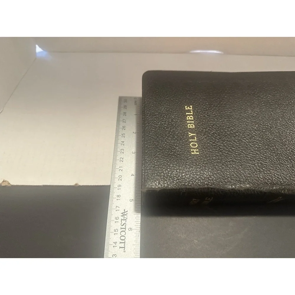 Holy‎ Bible Authorized King James Version World Publishing 1945, Red Letter Ed
